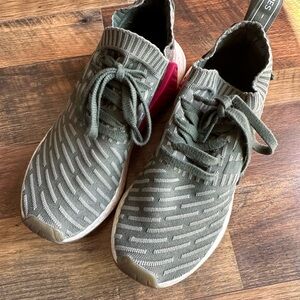 Adidas NMD women’s 8.5 green/pink